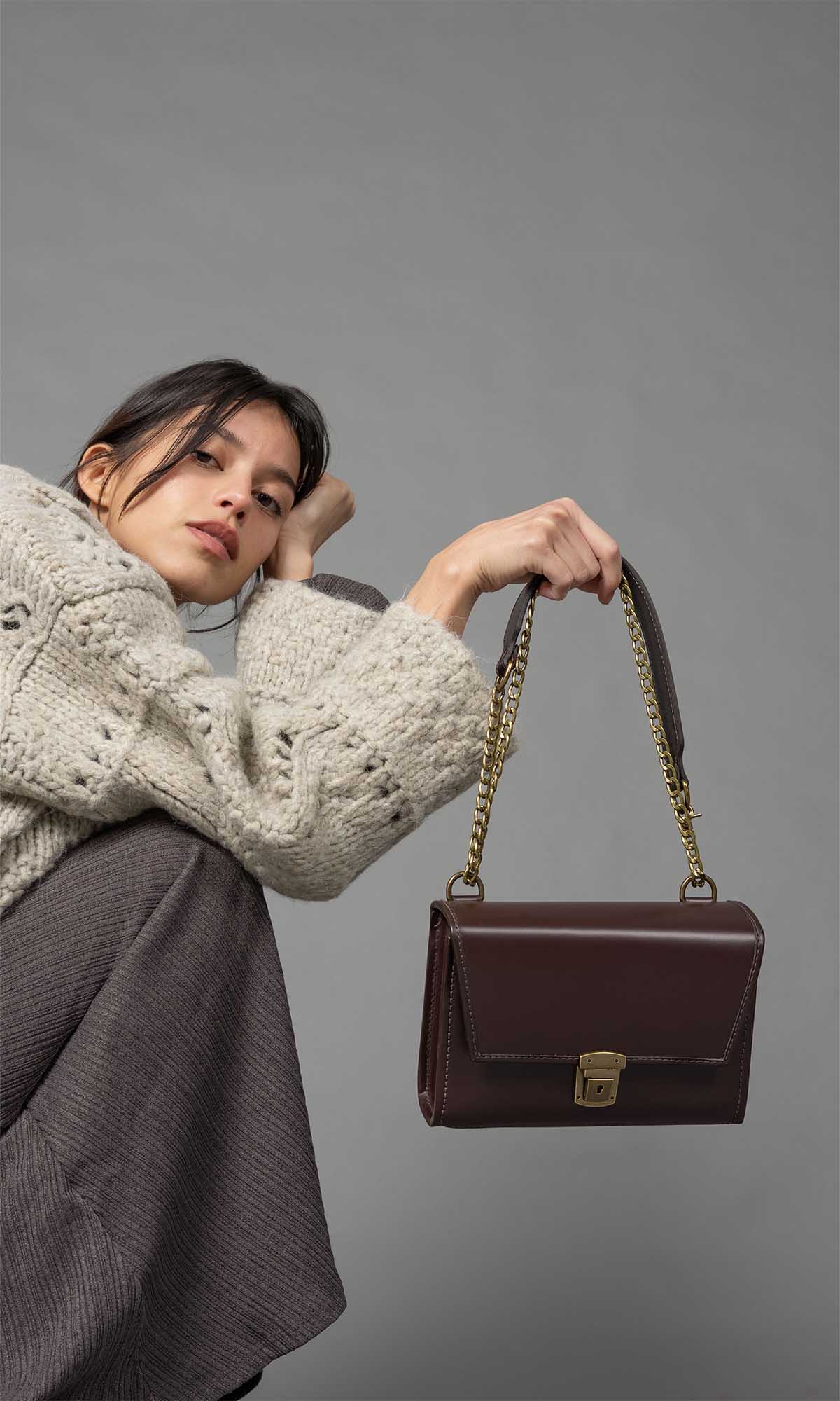 ISHIE | BROWN