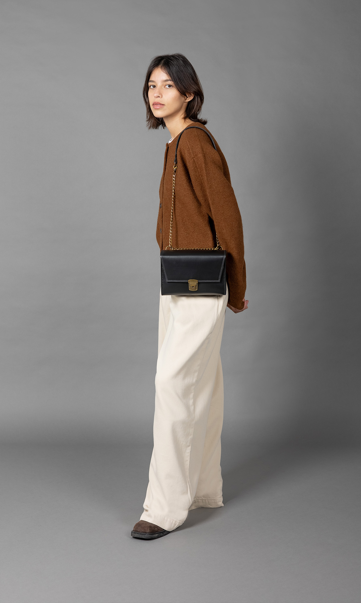 Ishie Black5 .jpg
