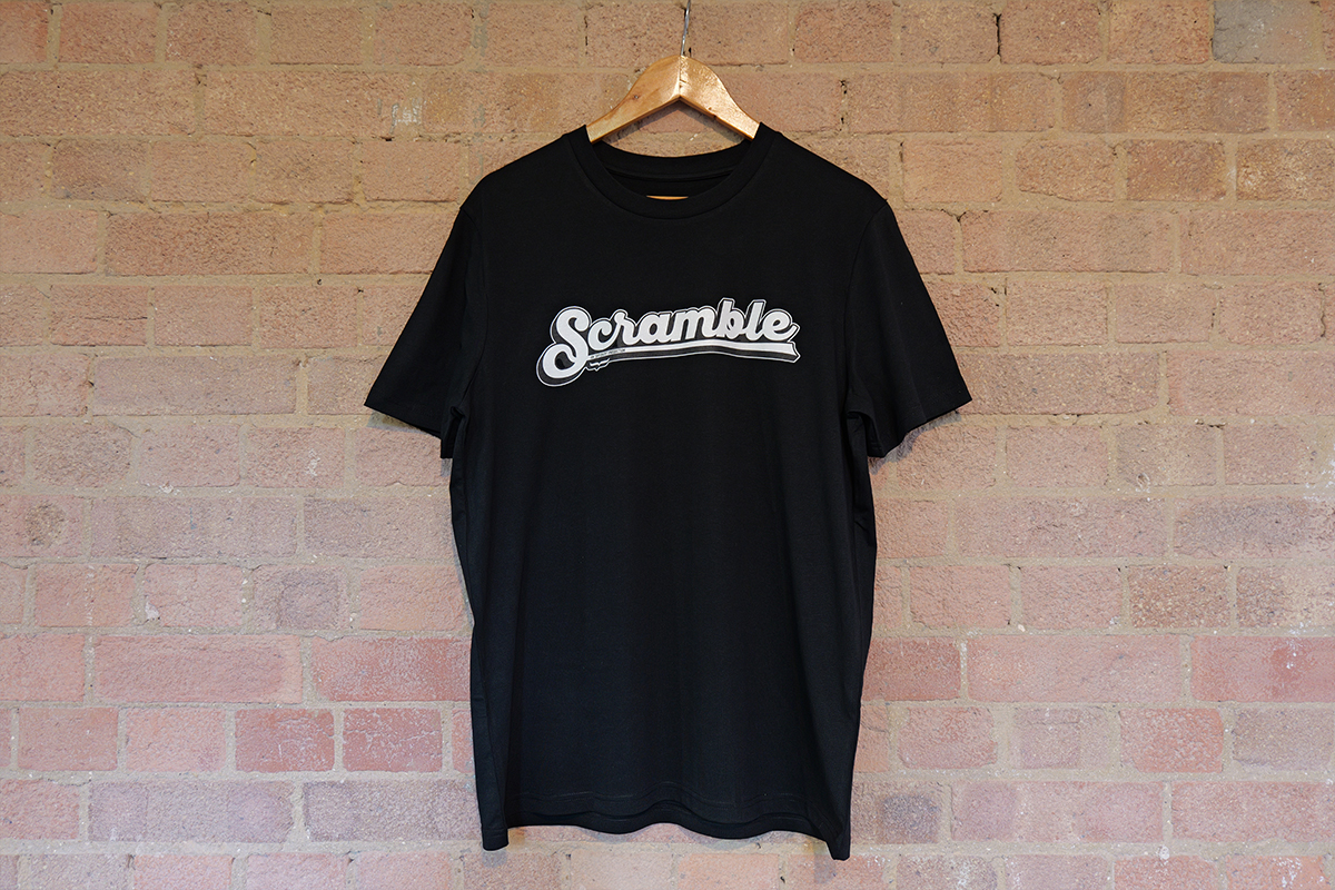 Scramble tee – black
