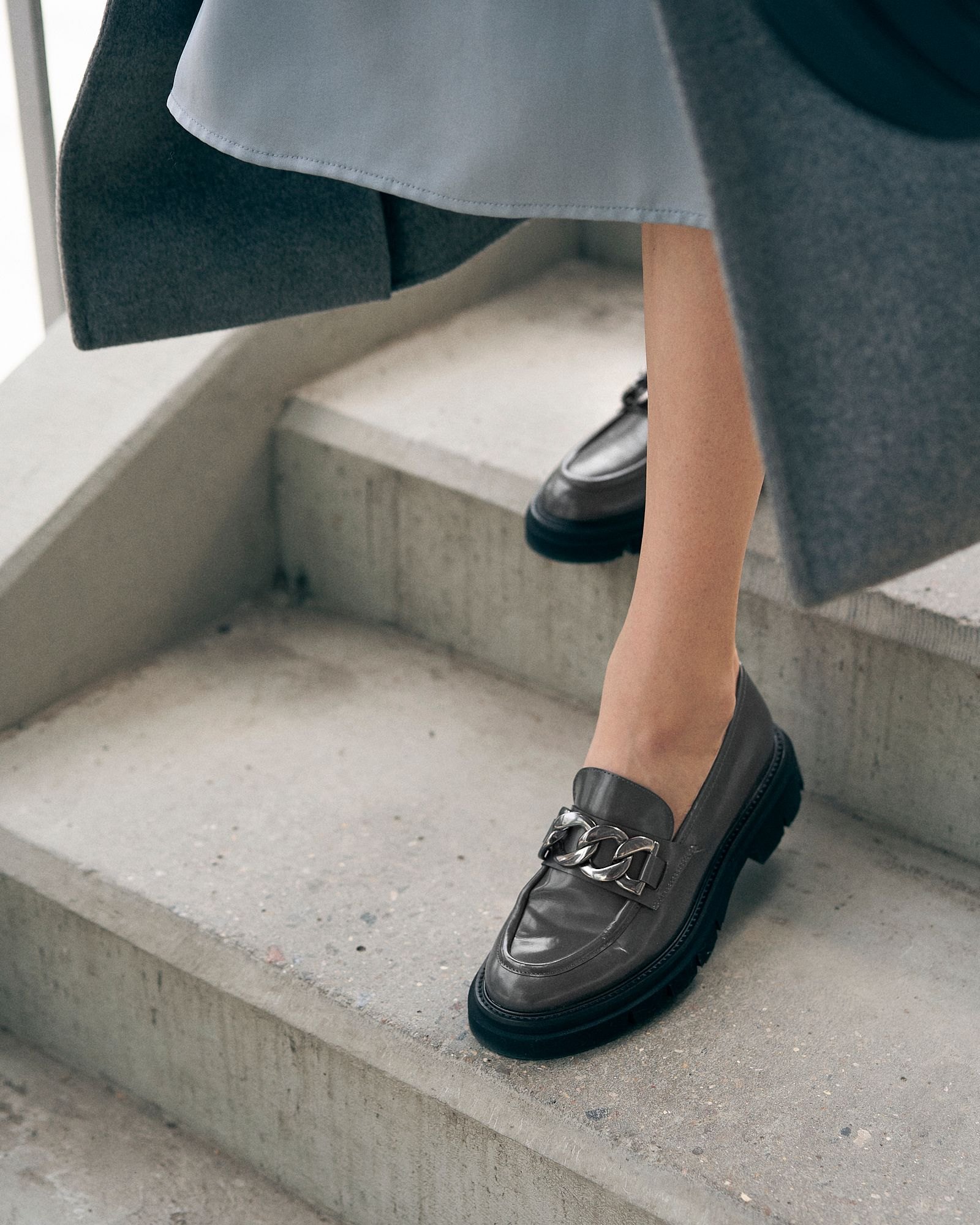 Серые кожаные лоферы классического стиля - Image 5 of 6