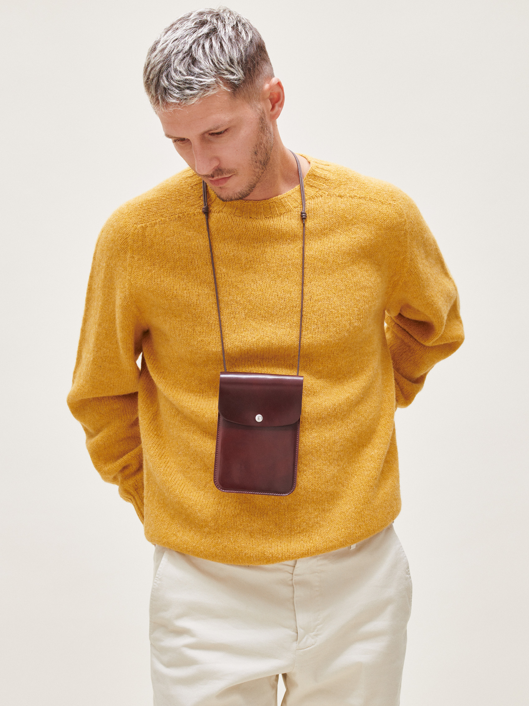 Neck pouch