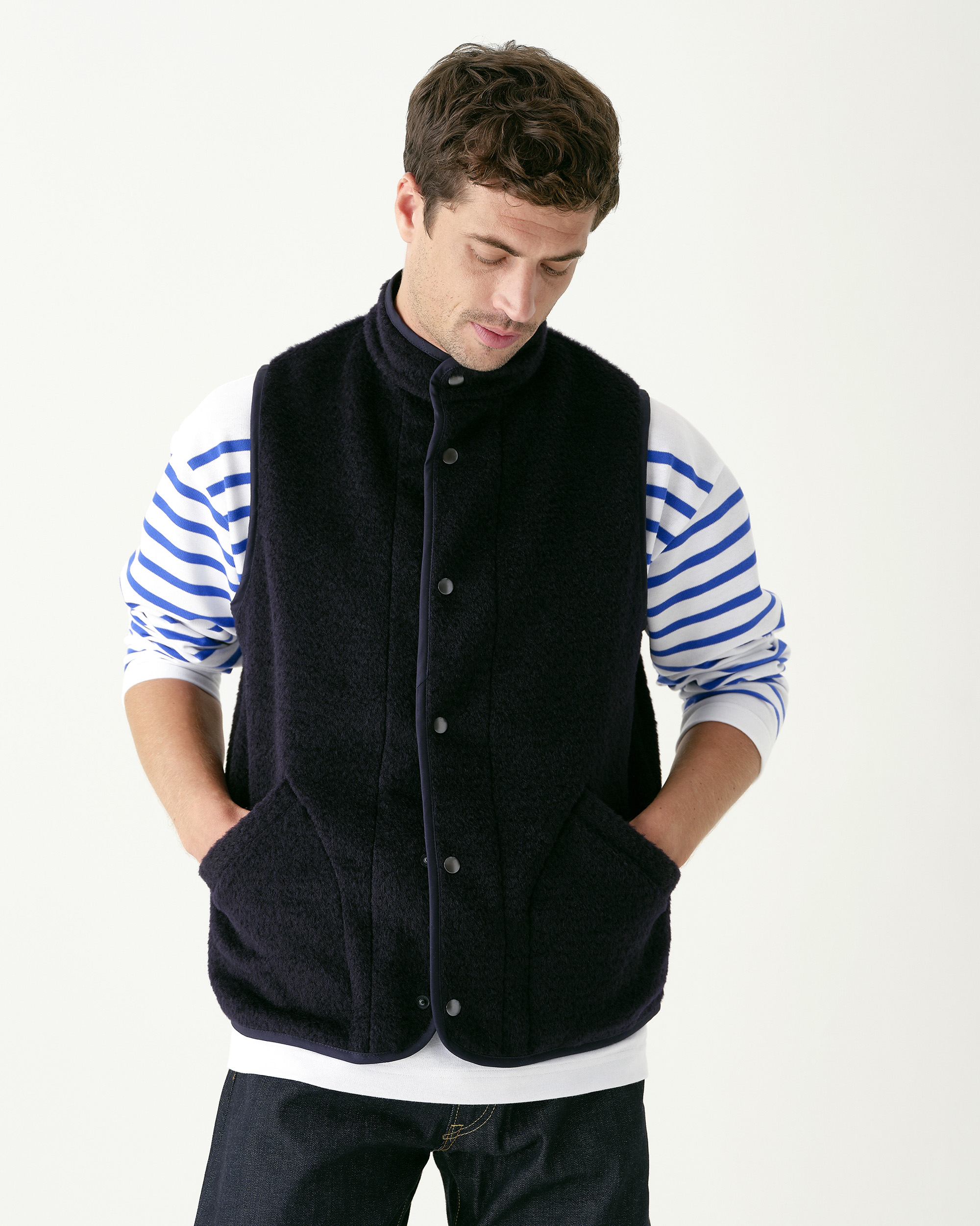 Contour vest