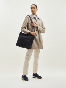 Zip tote with pouch