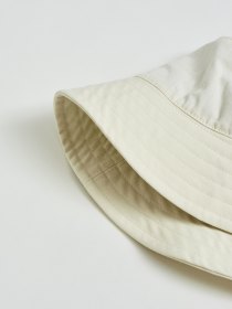 Travel bucket hat
