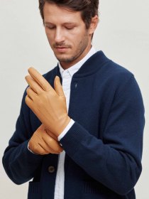 Leather gloves