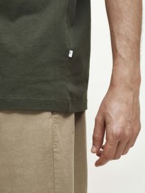 T-shirt “Read”