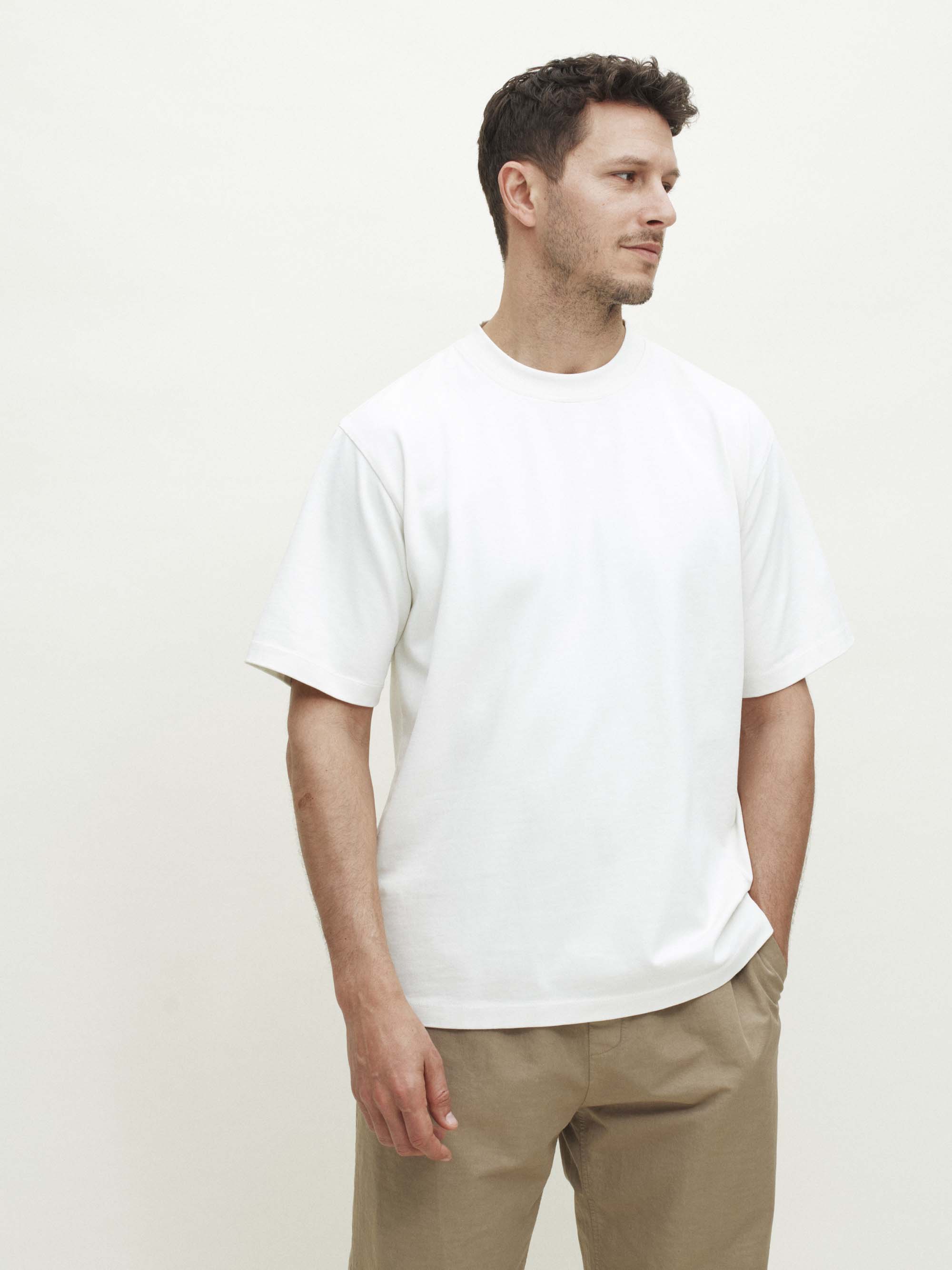 Short-sleeved T-shirt