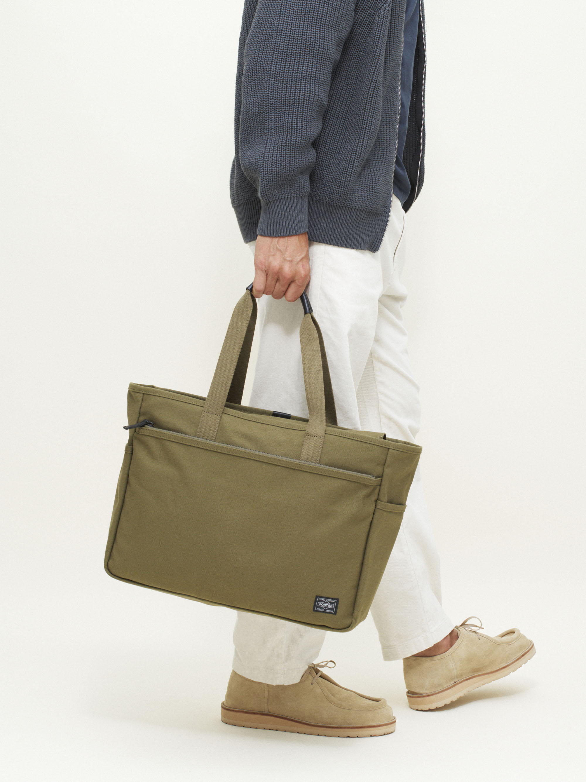 Travel tote