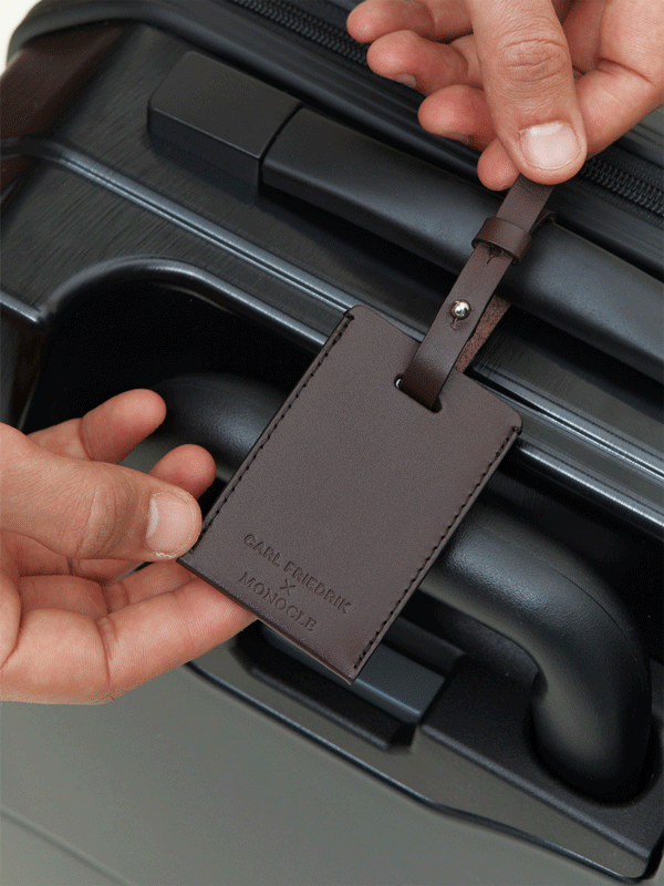Leather luggage tag