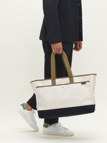 Correspondent bag
