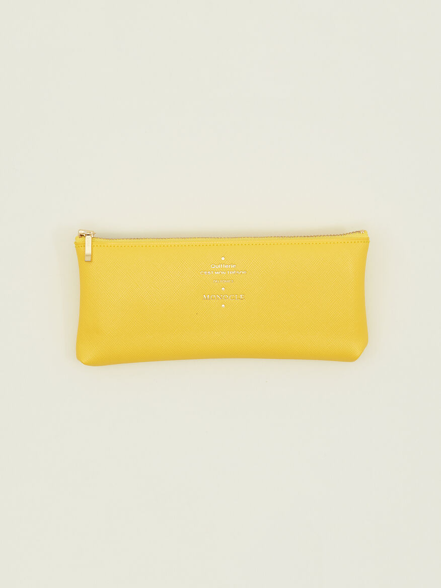 Flat pen case