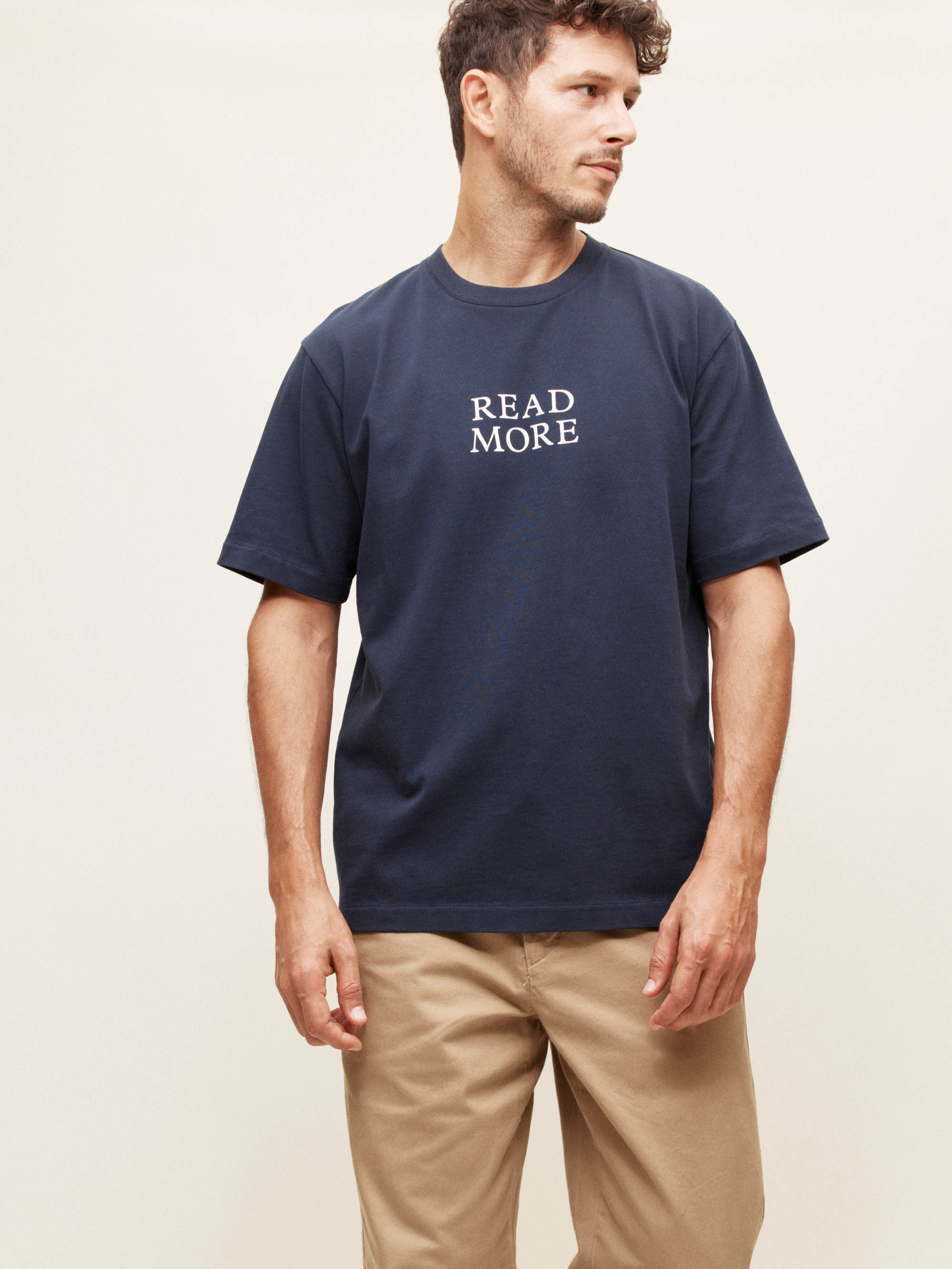 T-shirt “Read more”