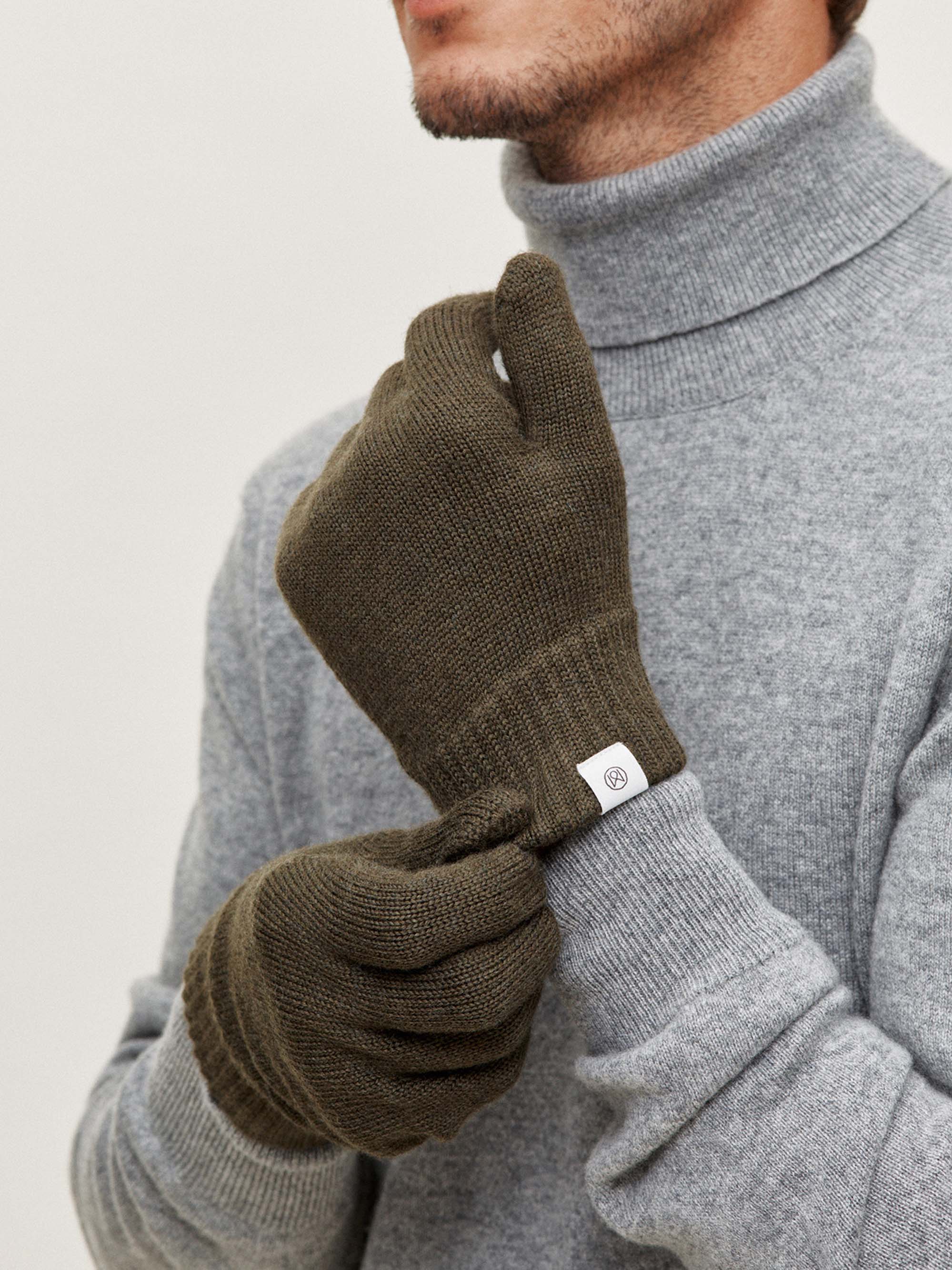 Merino-wool gloves