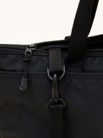 Zipper duffle bag