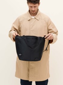 Zipper duffle bag
