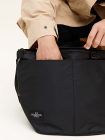 Zipper duffle bag