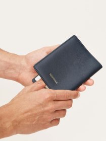Leather passport holder - navy