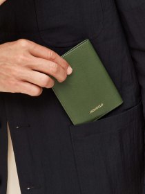 Leather passport holder - olive