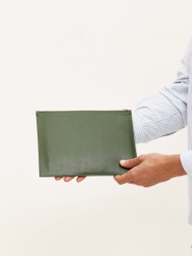 Leather zipped pouch - olive