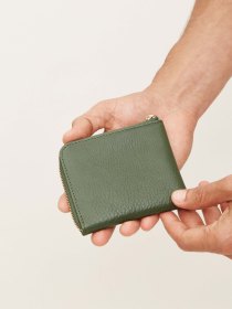 Leather half-zipped wallet - olive