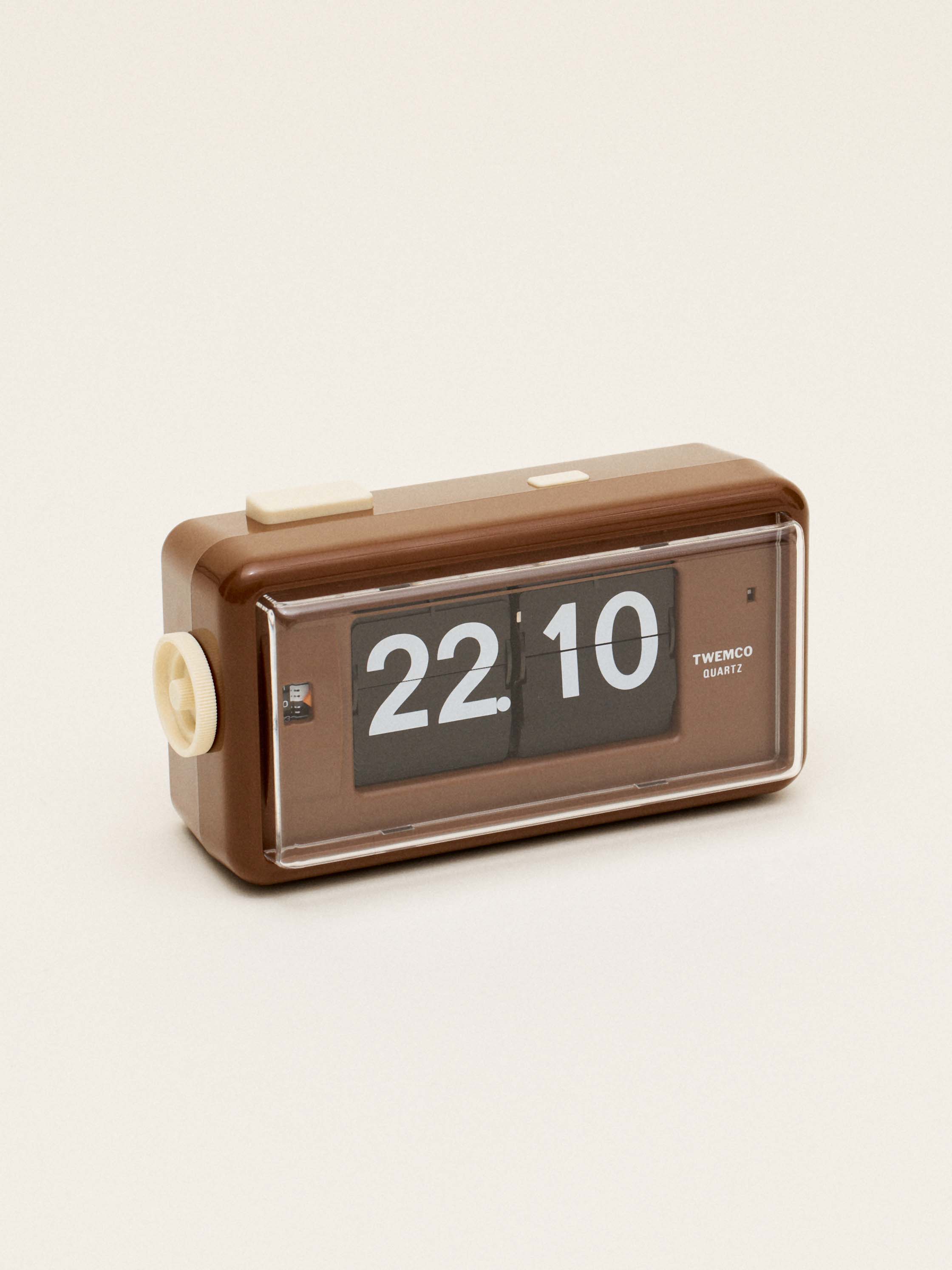 AL30 alarm flip clock - brown
