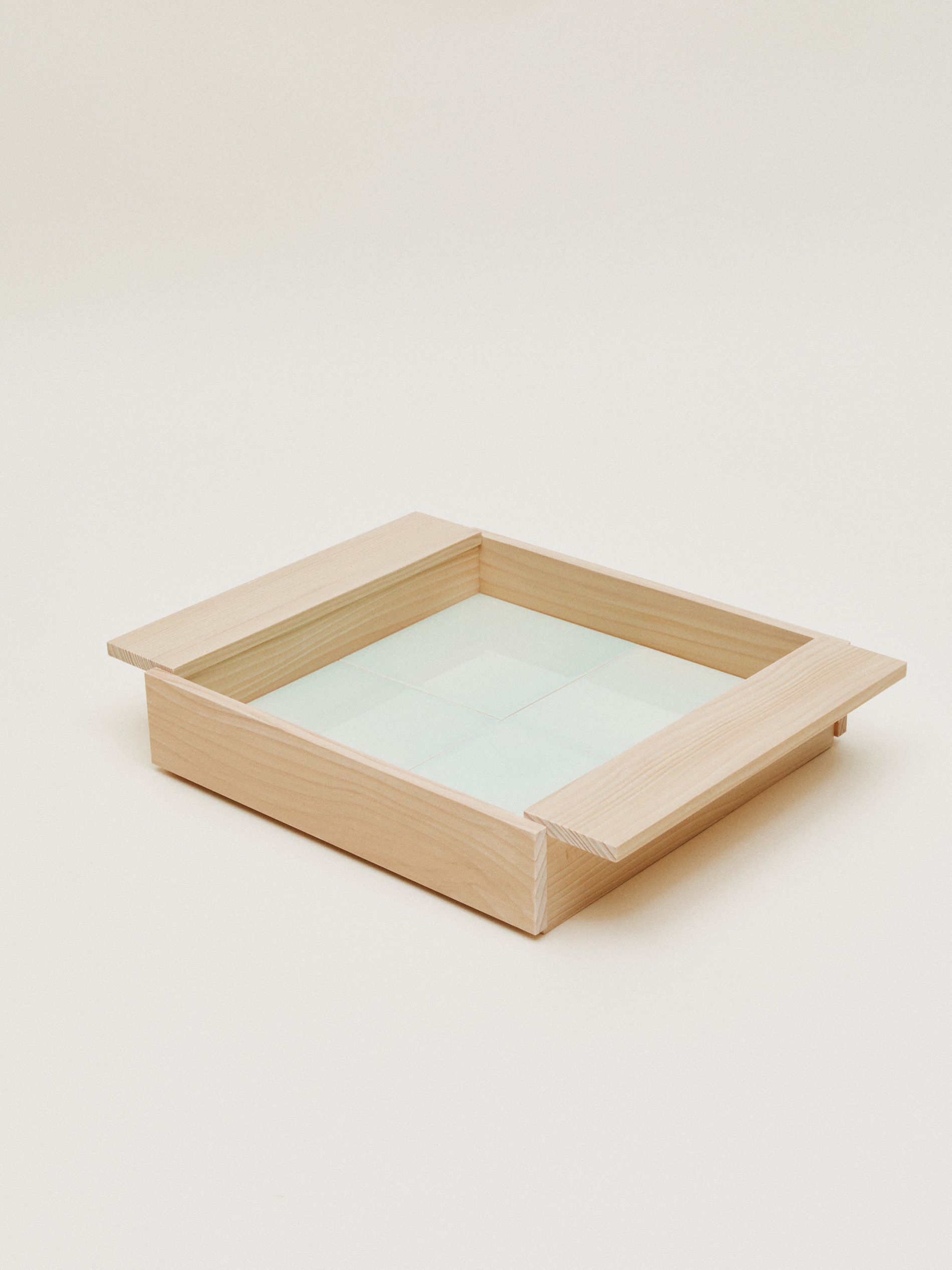 Small tablet tray