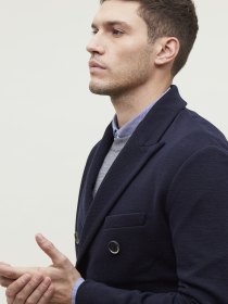 Lightweight travel blazer 