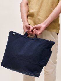 Side pocket tote