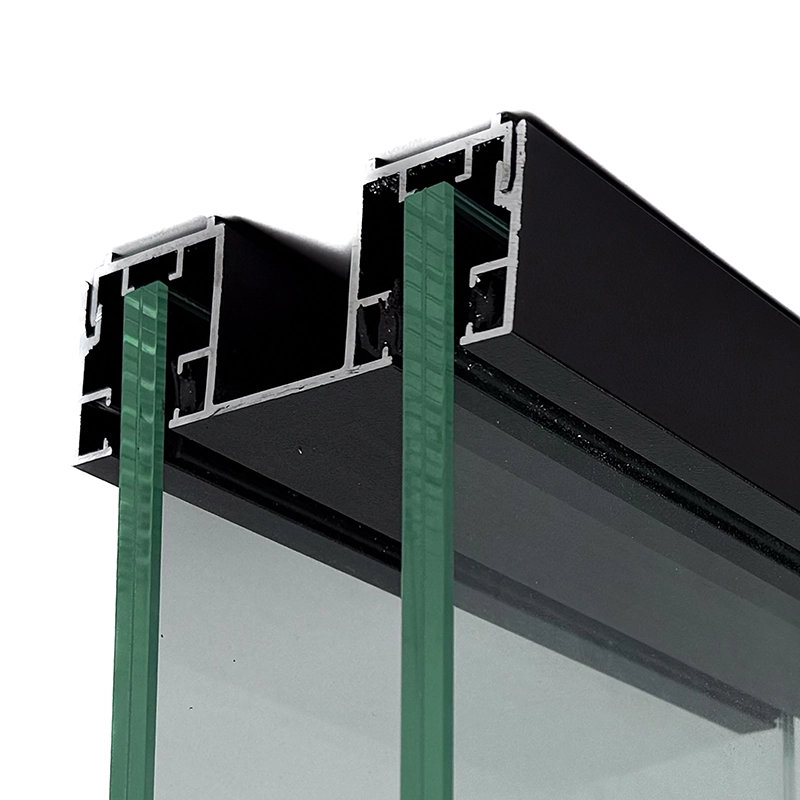 Obi 800 Plafondprofiel tbv dubbele glaswand met 44.2 glas Ral 9005 FS 4000 mm