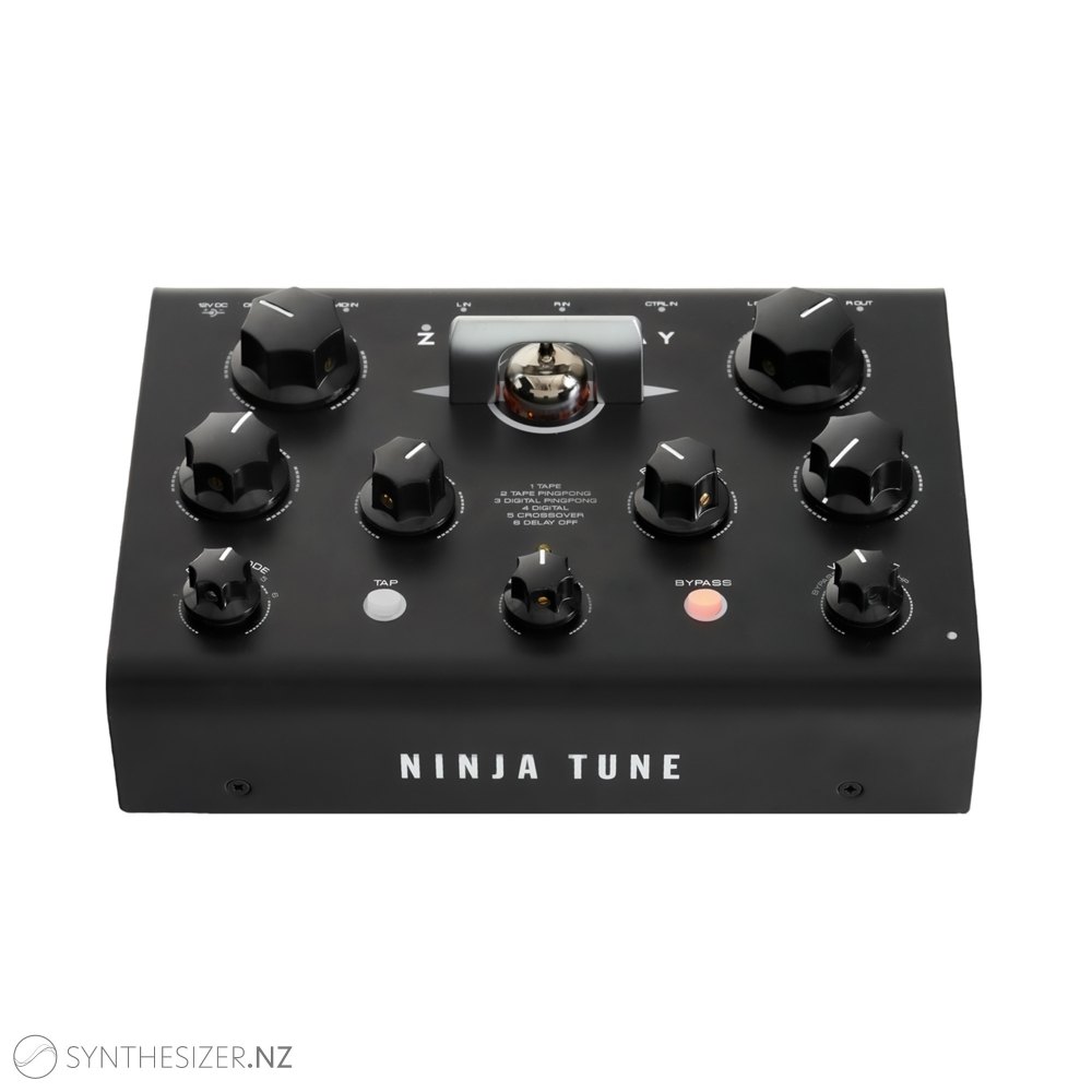 Gamechanger Audio Light Pedal, the best Reverb guitar pedal Gamechanger Audio Light Pedal, the best Reverb guitar pedal