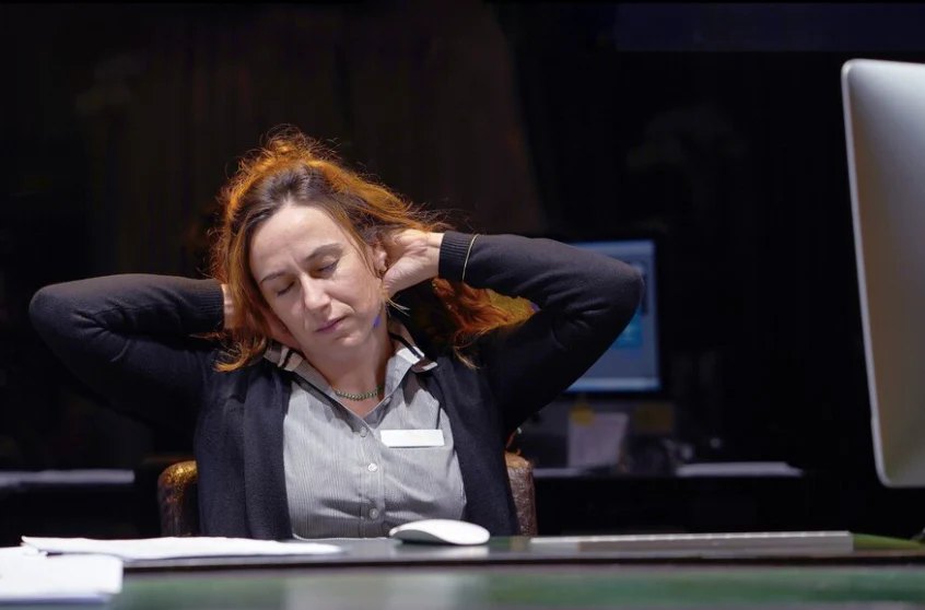 ¿Sabes cuáles son las profesiones que pasan mayor tiempo sentadas en Colombia? 